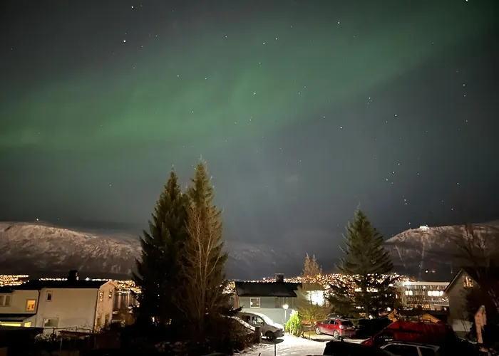 Arctic 3 Room Apartment - Aurora View - Free Parking